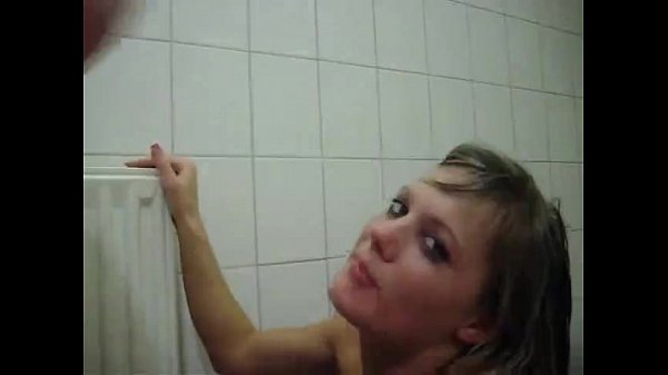 Deepthroat Und Gesichtsbehandlung In Der Dusche Sex Porno Tube