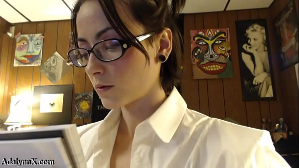 AdalynnX – Dreckiges, faustdünnes Schulmädchen 2