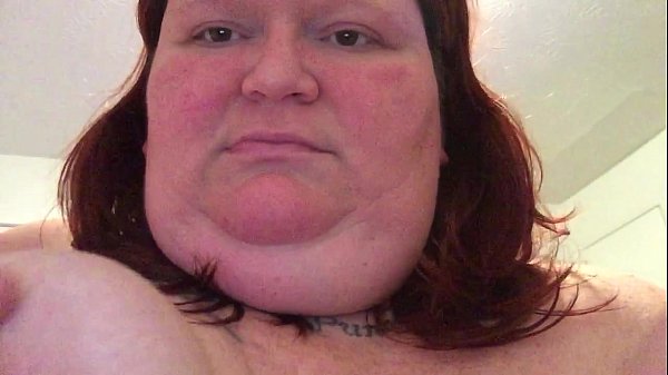 Amatur mollig Jessie masturbiert haarige Pussy mit Vibrator