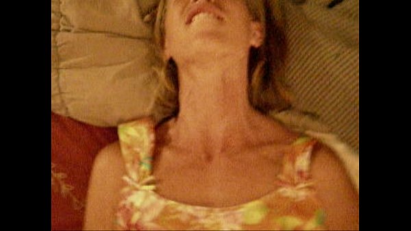 Birachel, die Hurenfrau, bekommt einen extremen Faustfick.