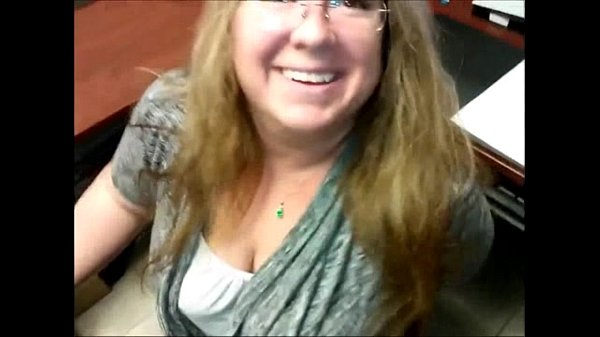 Chubby MILF gibt einen Blowjob