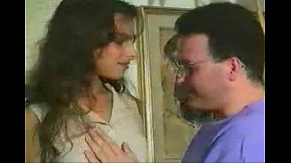 Behaarte Teenager-Muschi bei den Ärzten