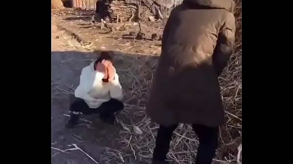 Meiner Schwester ins Gesicht zu pissen