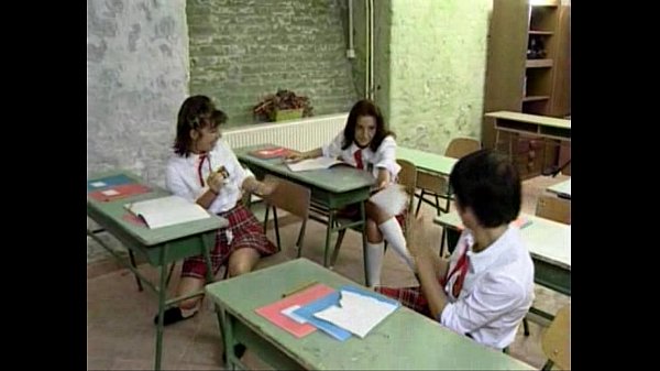 Pissende Schulmädchen #4