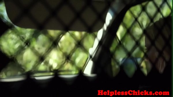 Zurückhaltende Teenager hart gevögelt in Fremden Van